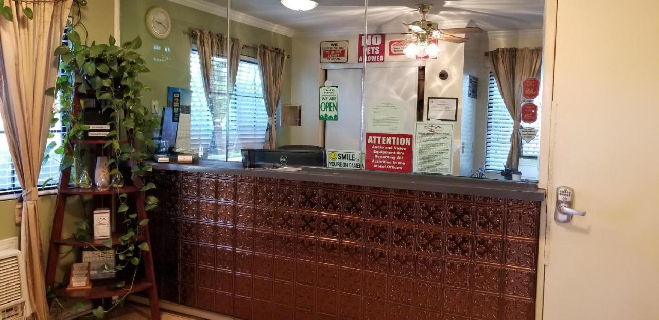 Sierra Crossing Motel Bloomington Luaran gambar